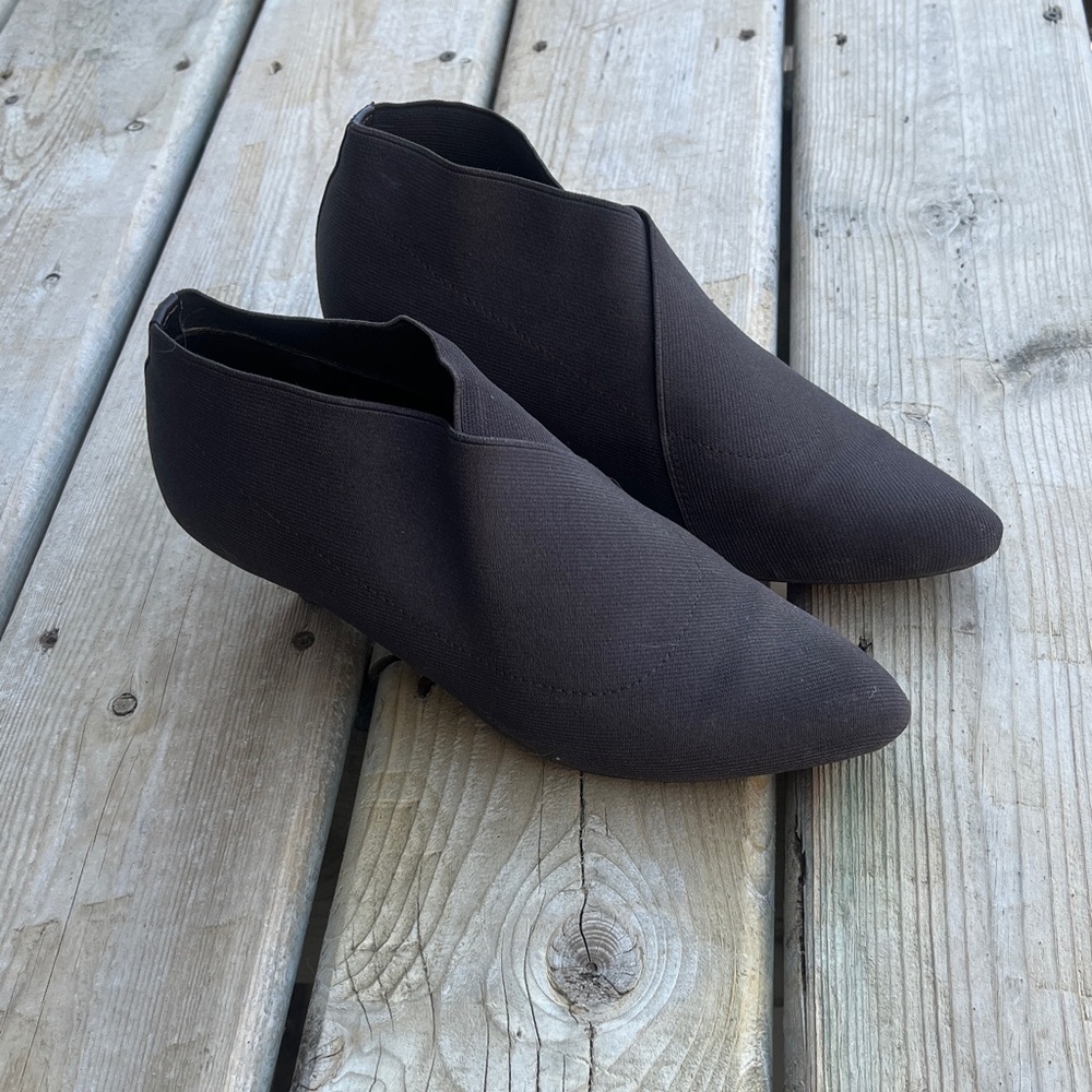 Liz Claiborne Trenton Pointed Ankle Booties Size 7.5M